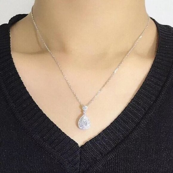 NEW 18k White Gold Diamond Pear Cut Necklace Teardrop Pendant Necklace - Picture 2 of 4